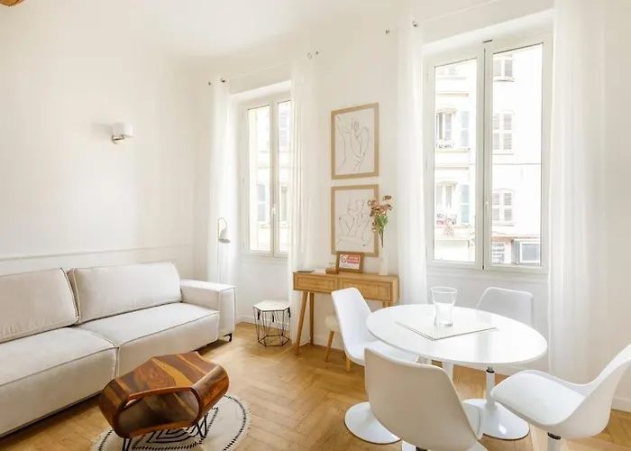 Daire 2chambres 2 Salles De Bains Palais Des Festivals *